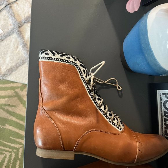 Anthropologie Fortress of Inca Tapestry Trim Brown White Boho Booties Size 8 - Picture 6 of 9